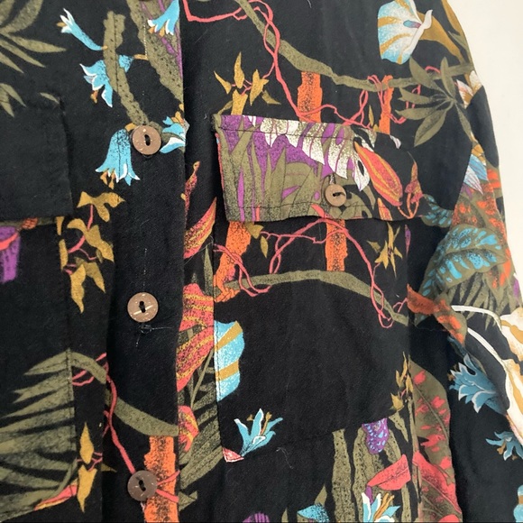 70’s print inspired blouse - Picture 2 of 5